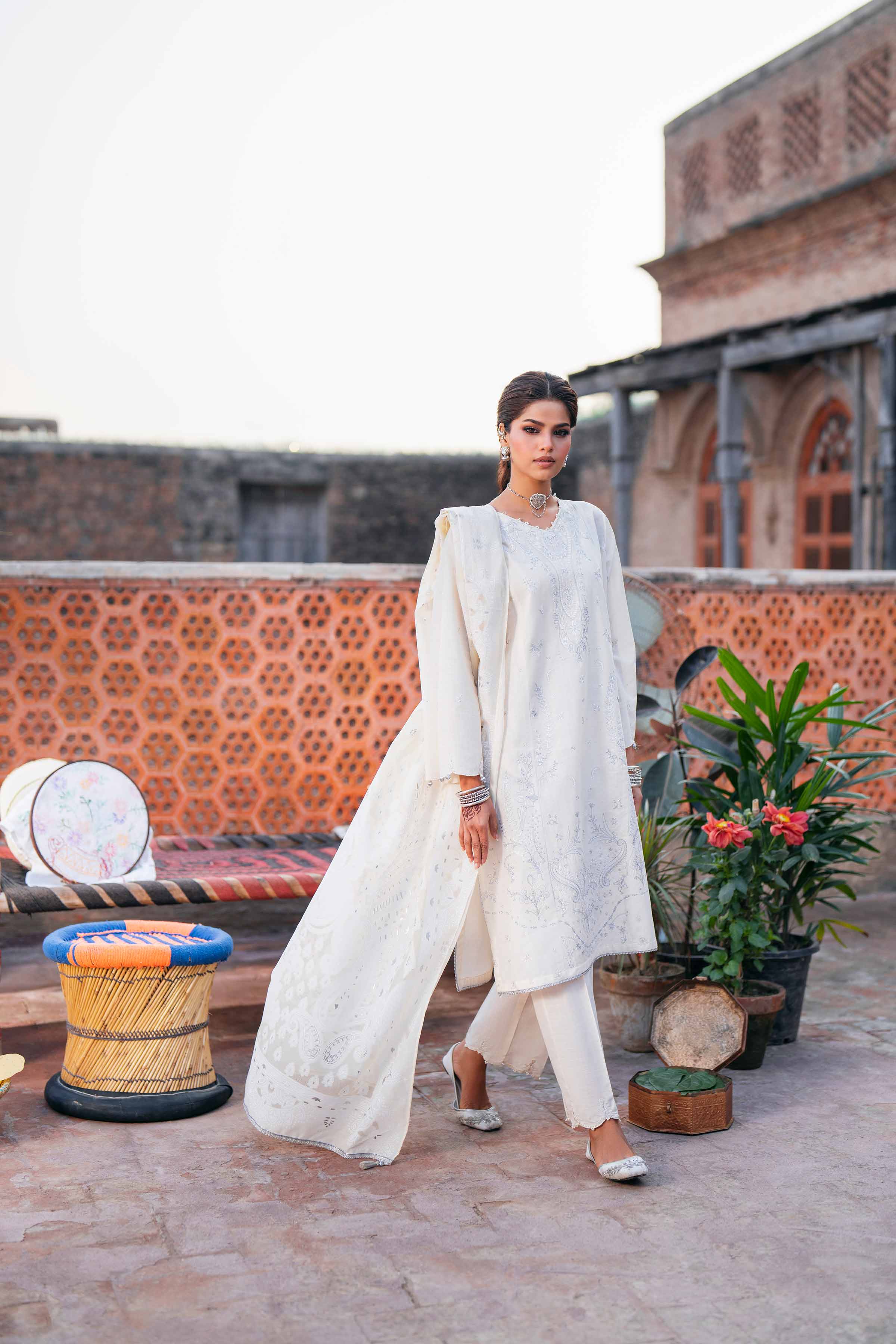 3 Piece - Embroidered Suit - PE26-313 - Image 10