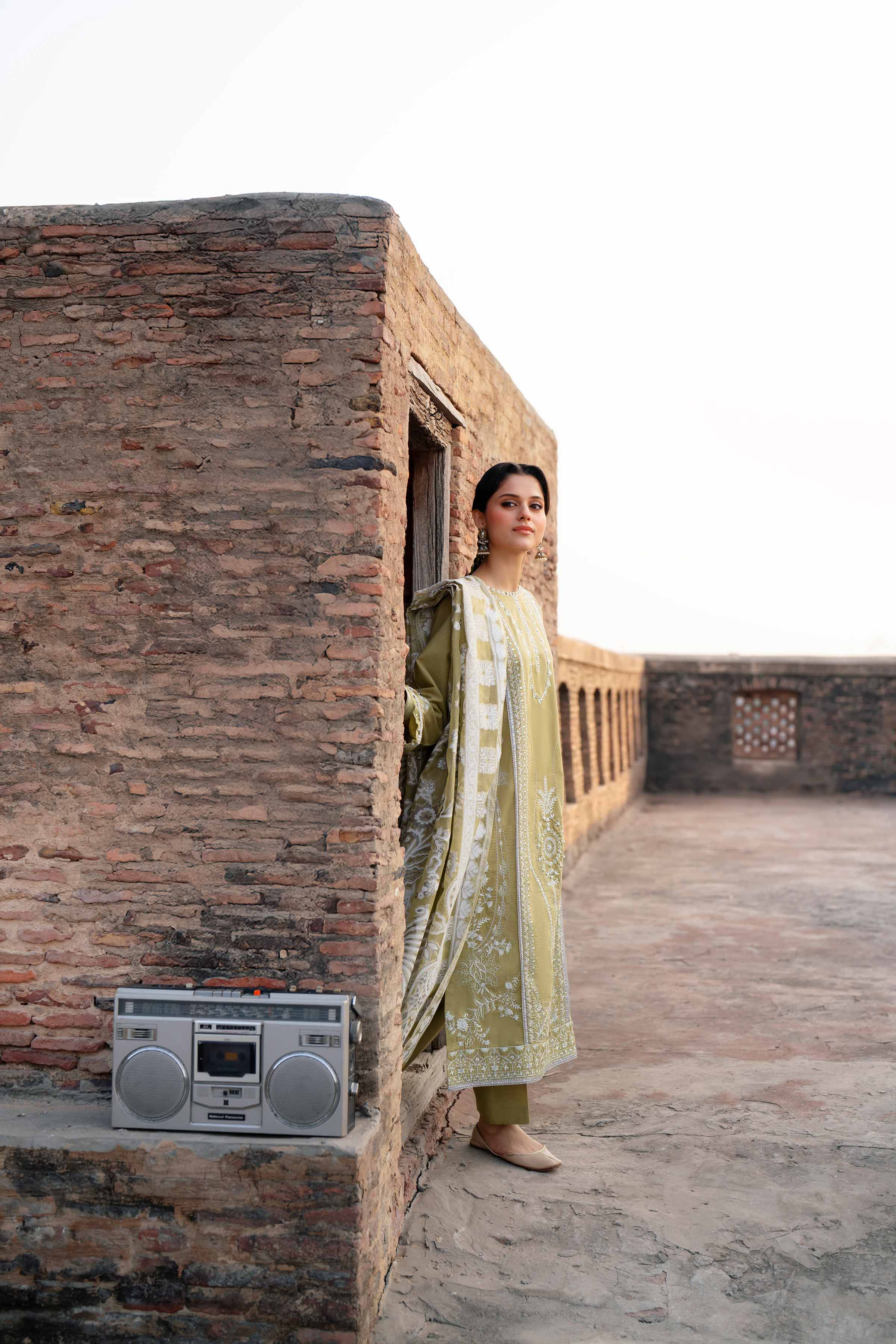 3 Piece - Embroidered Suit - PE26-314 - Image 6